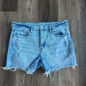 Old Navy OG Jean shorts. Women’s size 16.  Light wash, raw hem.